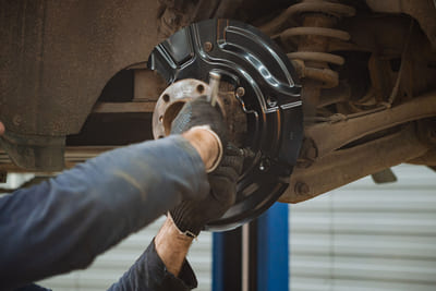 Замена грязезащитных кожухов BMW F25
