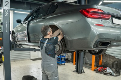 Замена трубки пневмоподвески BMW G11